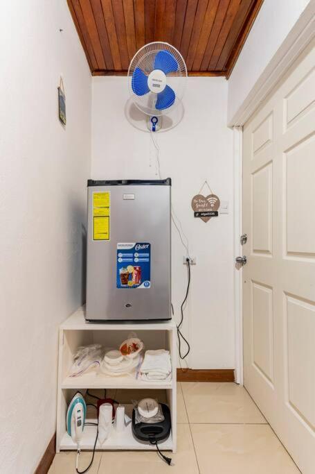 Private Bedroom 10 Minutes From The Sjo Airport Alajuela Екстериор снимка